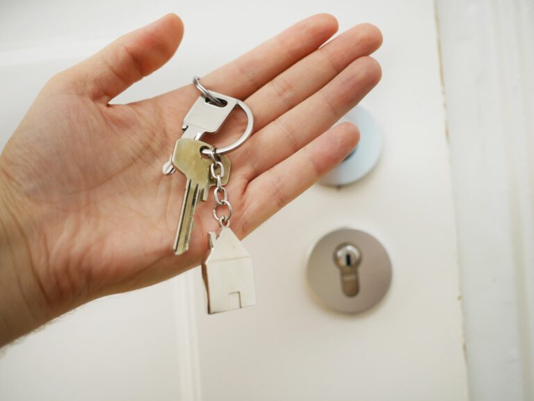 Read more about the article Jak sprzedać zadłużone mieszkanie?